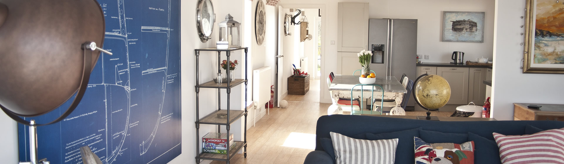 Welcome to The Harbour Houseboat